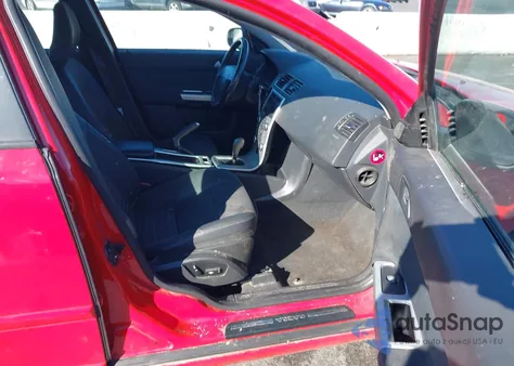 2010 Volvo S40 2.4I из США, поврежденный, VIN YV1390MS7A2500641